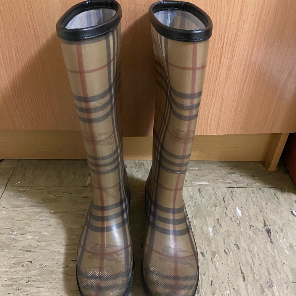 Burberry rain boots